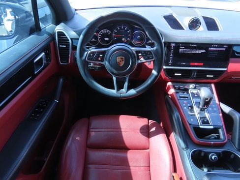 Used 2019 Porsche Cayenne AWD/4WD image 5