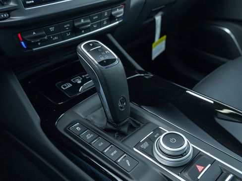 Used 2024 Maserati Levante GT Ultima image 24