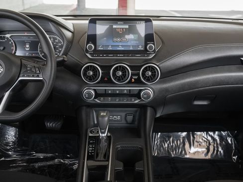 Used 2024 Nissan Sentra SV FWD image 29