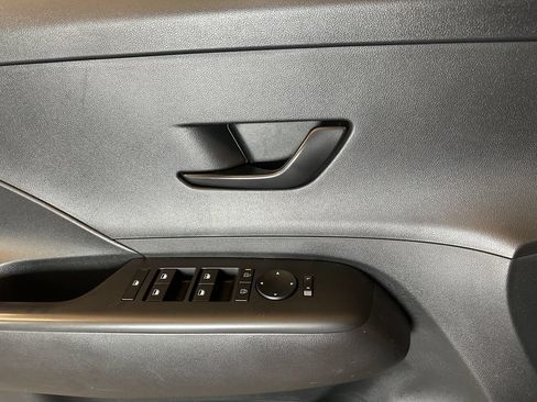 Used 2024 Hyundai Kona SE FWD image 18