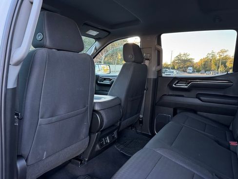 Used 2024 GMC Sierra 1500 SLE image 18