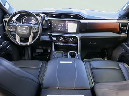 Used 2024 GMC Sierra 2500 Denali w/ Technology Package AWD/4WD image 28