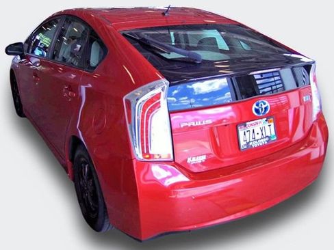 Used 2015 Toyota Prius Two FWD image 4