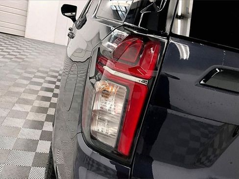 Used 2023 Chevrolet Tahoe Z71 image 32