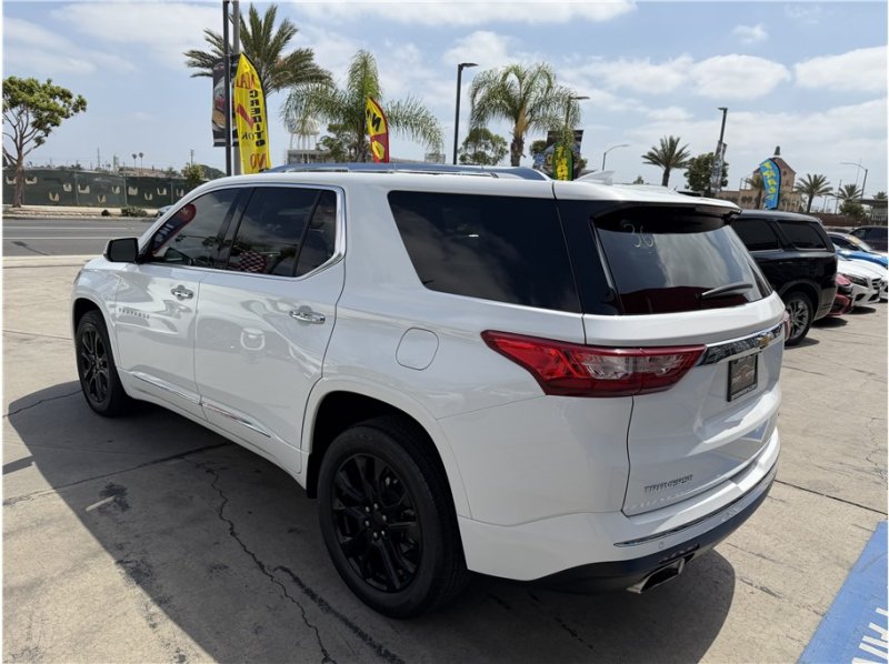 Used 2020 Chevrolet Traverse Premier FWD image 12