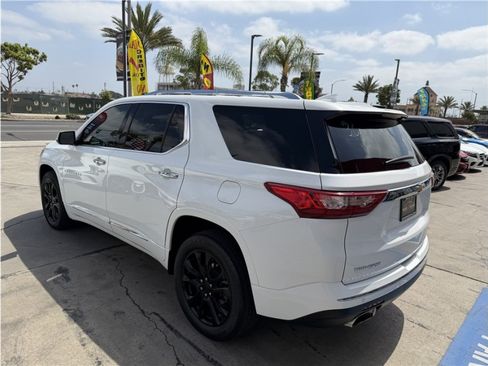 Used 2020 Chevrolet Traverse Premier FWD image 12