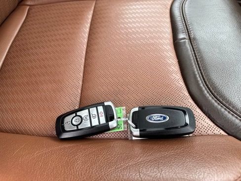 Used 2021 Ford Explorer King Ranch w/ Premium Technology Package AWD/4WD image 9