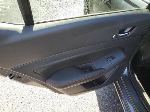 Certified 2022 Nissan Altima 2.5 SR image 12