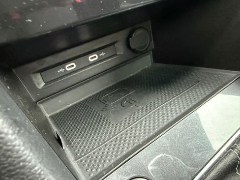 Used 2022 Volkswagen Tiguan SE R-Line image 22