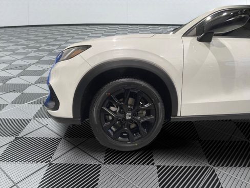 Used 2024 Honda HR-V Sport image 17