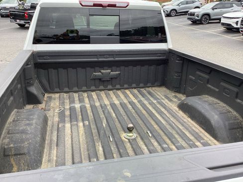 Used 2024 Chevrolet Silverado 2500 LT AWD/4WD image 4