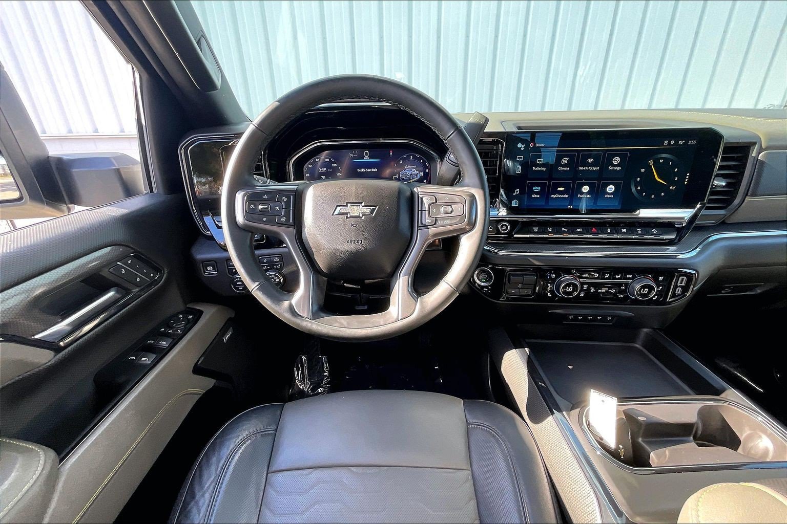 Used 2024 Chevrolet Silverado 2500 ZR2 w/ Technology Package AWD/4WD image 6