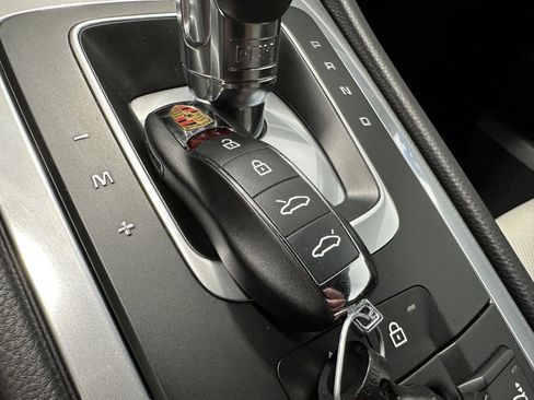 Certified 2025 Porsche 718 Boxster S RWD image 39