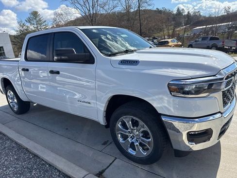 New 2026 RAM 1500 4x4 Crew Cab image 2