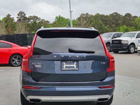 Used 2021 Volvo XC90 T5 Momentum w/ Climate Package AWD/4WD image 6