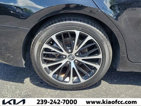 Used 2020 Toyota Camry SE image 9