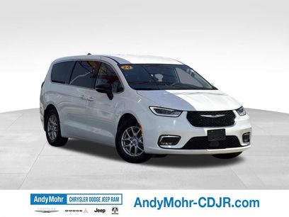 Used 2024 Chrysler Pacifica Touring-L