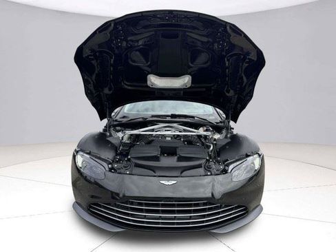 Used 2022 Aston Martin V8 Vantage Roadster RWD image 50