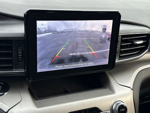 Used 2022 Ford Explorer XLT w/ Equipment Group 202A image 25