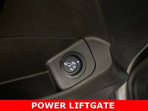 Used 2018 GMC Terrain SLT w/ Preferred Package image 12