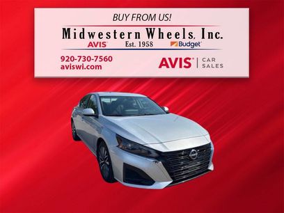 Used 2024 Nissan Altima 2.5 SV w/ SV Premium Package