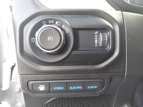 Used 2024 Jeep Wrangler Unlimited AWD/4WD image 27