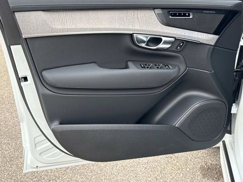 New 2026 Volvo XC90 B6 Ultra w/ Protection Package image 17