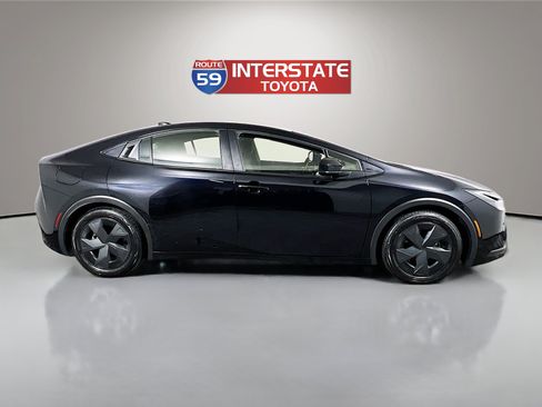 Used 2026 Toyota Prius Plug-In Hybrid FWD image 8