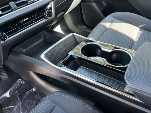 Used 2025 Chevrolet Equinox LT image 35