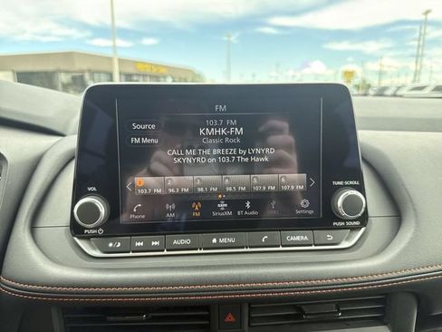 Used 2026 Nissan Rogue SV AWD/4WD image 16