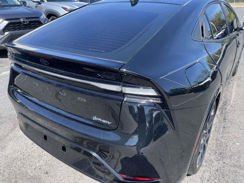 Used 2025 Toyota Prius Plug-In Hybrid image 27