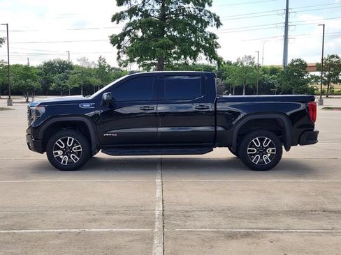 Used 2024 GMC Sierra 1500 AT4 w/ Technology Package AWD/4WD image 4