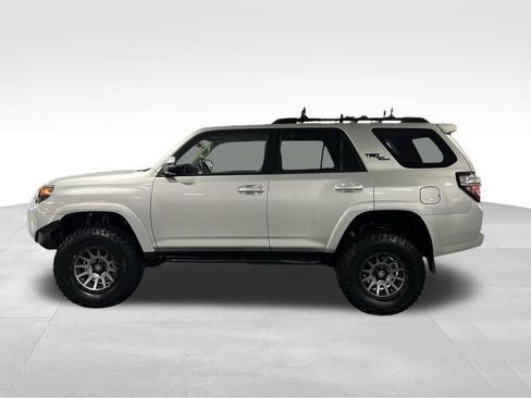 Used 2020 Toyota 4Runner TRD Off-Road Premium w/ Moonroof Package AWD/4WD image 2