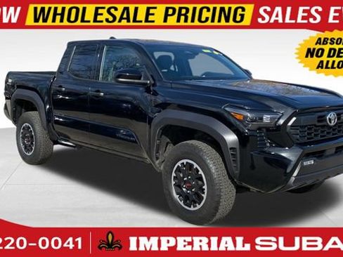 Used 2025 Toyota Tacoma TRD Off-Road AWD/4WD image 1