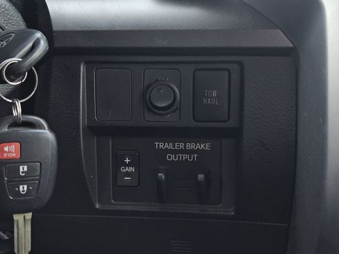 Used 2020 Toyota Tundra SR5 image 23