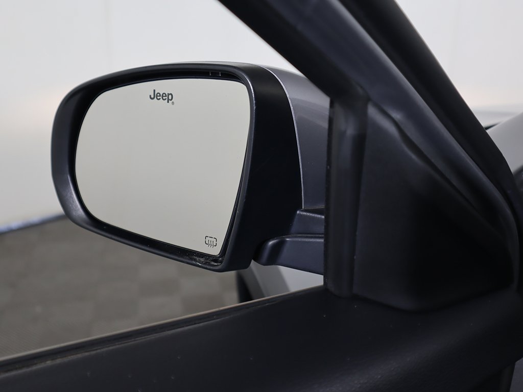 Used 2018 Jeep Compass Latitude AWD/4WD image 27