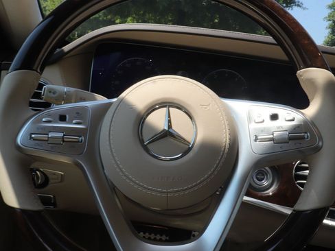 Used 2020 Mercedes-Benz S 560 Sedan image 24