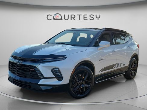 Used 2023 Chevrolet Blazer RS w/ Driver Confidence II Package FWD image 1