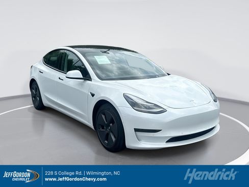 Used 2021 Tesla Model 3 Standard Range Plus RWD image 1