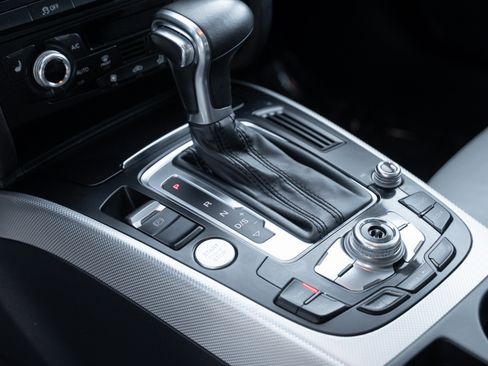 Used 2015 Audi A4 Premium Plus w/ Technology Package image 16