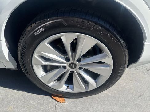 Used 2025 Audi Q6 e-tron Premium w/ Convenience Package image 31