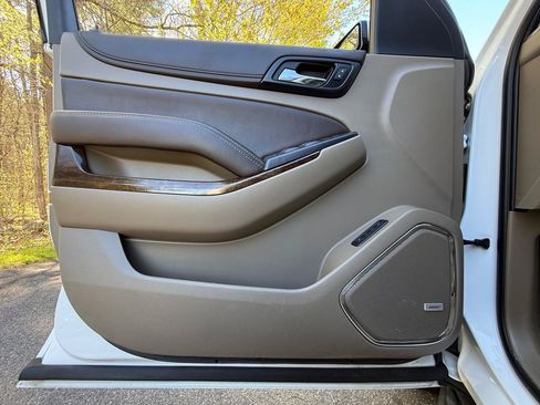 Used 2019 Chevrolet Tahoe LT AWD/4WD image 12