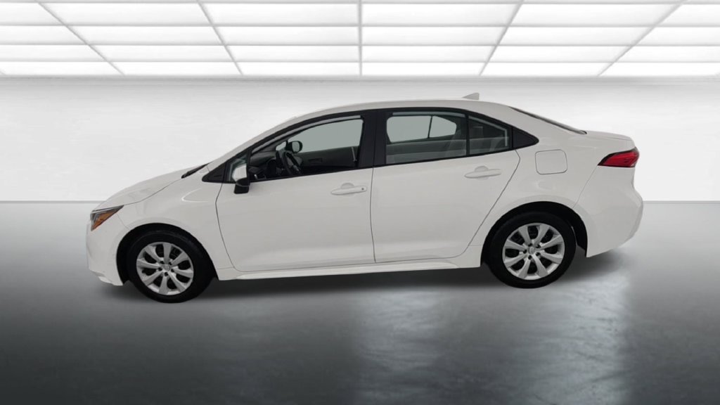 Used 2024 Toyota Corolla LE FWD image 5
