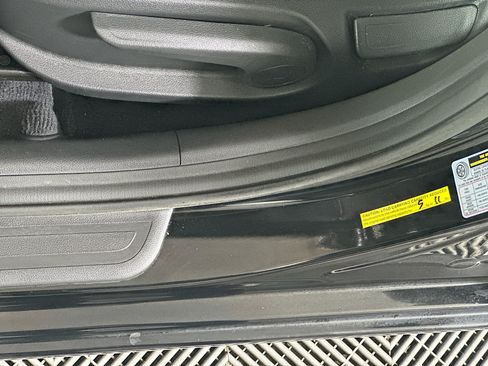 Used 2018 Hyundai Elantra SE w/ SE Connectivity Package 04 FWD image 13