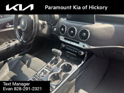 Used 2018 Kia Stinger Premium RWD image 13