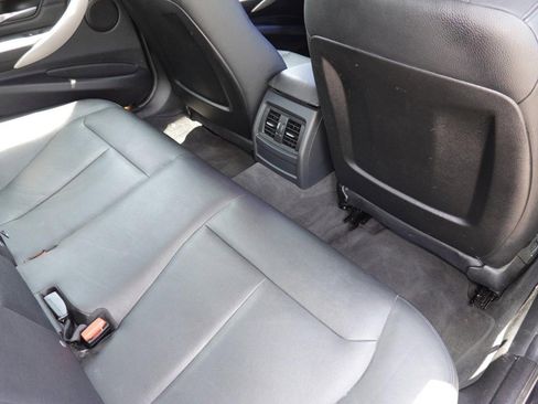 Used 2013 BMW 320i Sedan RWD image 23