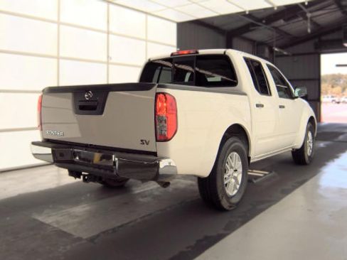 Used 2019 Nissan Frontier SV RWD image 3