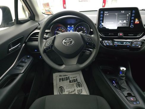 Used 2022 Toyota C-HR XLE image 13