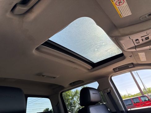 Used 2016 GMC Sierra 2500 Denali w/ Driver Alert Package AWD/4WD image 10