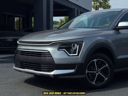 Used 2026 Kia Niro LX FWD image 2